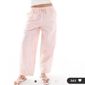 ASOS DESIGN Petite Seersucker Pull-on Barrel Leg Pants in Pink Stripe
